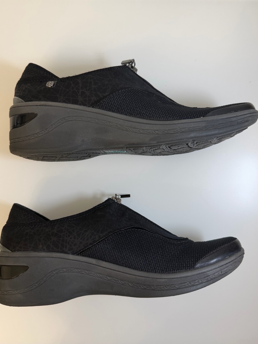 Bzees Black Slip-On Zip Comfort Wedges Sneakers Size 9.5 - Picture 2 of 12
